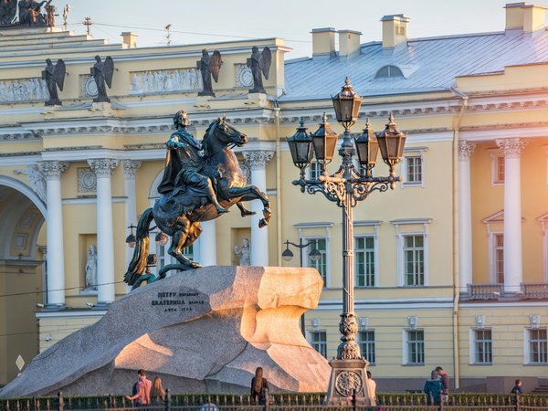 Символы Петербурга для всей семьи - фото 1