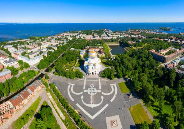  Автовояж в удивительный город Кронштадт (с профессиональным гидом)