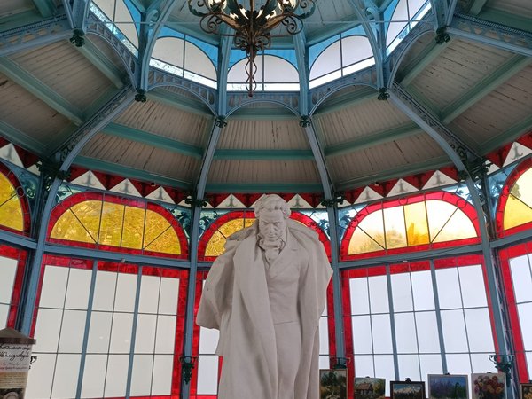 Трансфер из аэропорта в Ессентуки + экскурсия по Железноводску - фото 1