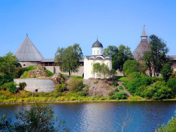 В древнюю Старую Ладогу — на комфортабельном автомобиле - фото 2