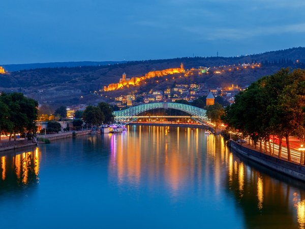 В Грузию на ноябрьские праздники: знакомство с виноделием, мастер-классы и знаковые локации - фото 4