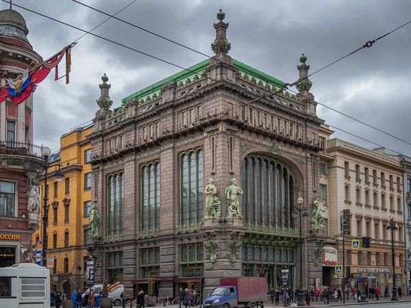 Петербург на машине времени: семейная экскурсия - фото 1