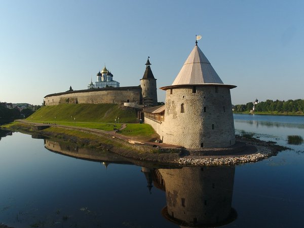 Псков в лицах, сюжетах и легендах (на вашем авто) - фото 2