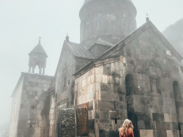 Символы Армении: языческий Гарни и христианский Гегард - фото 2