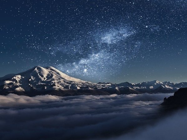 Звёздная ночь в объятиях Кавказа