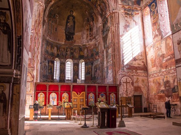 Святыни окрестностей Кутаиси и пещеры Сатаплиа — из Тбилиси - фото 2