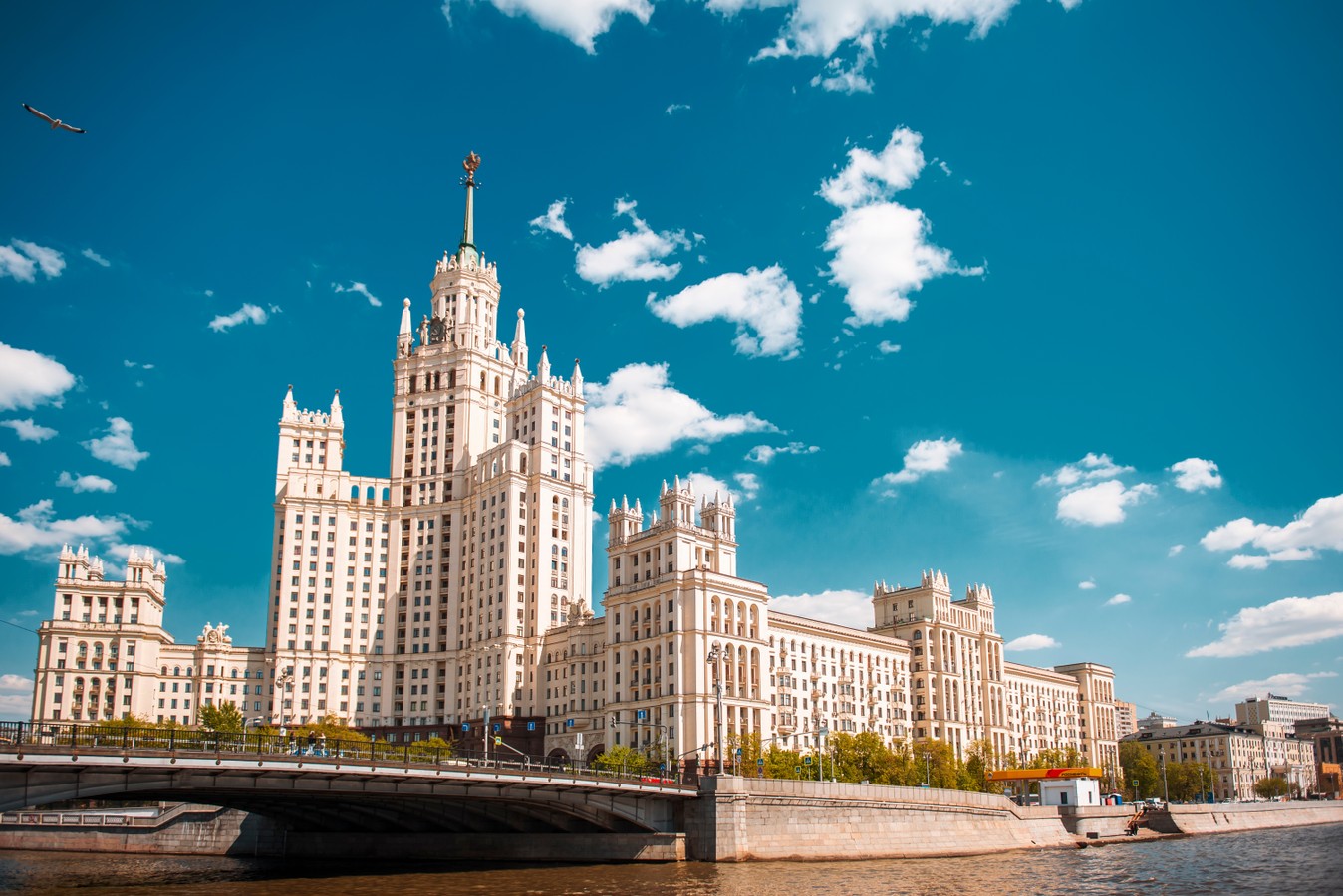 Круговая прогулка на теплоходе от причала «Новоспасский мост» до парка Горького