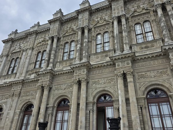 Долмабахче и Босфор: великолепие Османской империи - фото 2