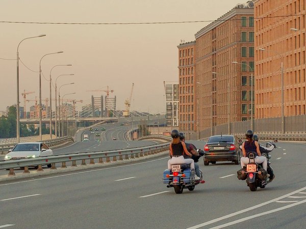 Полчаса драйва по парадному Петербургу — на мотоцикле - фото 2