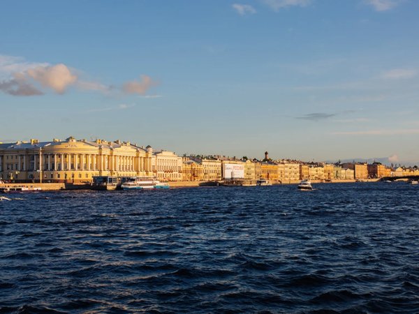 Роскошь на воде: дневная прогулка на двухпалубном теплоходе
