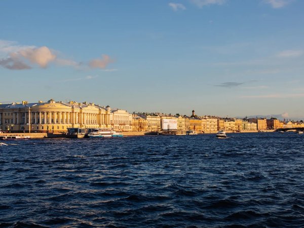 Роскошь на воде: дневная прогулка на двухпалубном теплоходе - фото 1