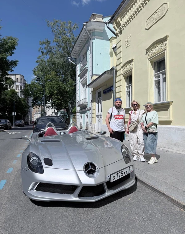 «Арбатские дворики»: моноспектакль-стендап