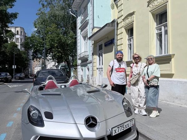 «Арбатские дворики»: моноспектакль-стендап