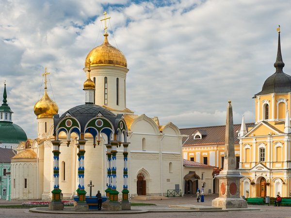 Троице-Сергиева лавра — взгляд сквозь столетия