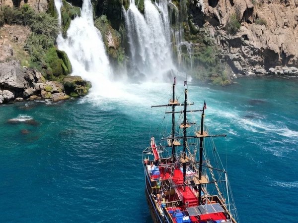 Пиратское приключение в Анталье: по морю к бухтам и водопадам - фото 2