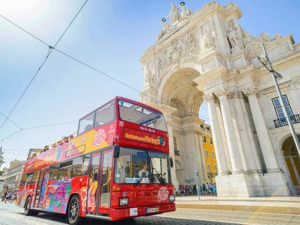 Автобус Hop-on Hop-off + вечерняя поездка + прогулка по Лиссабону с аудиогидом - фото 1
