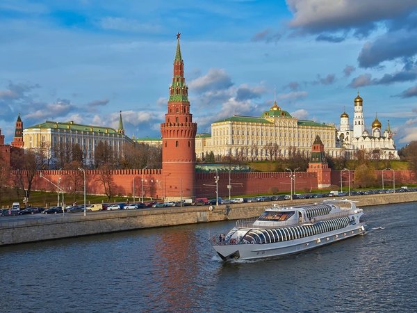 На яхте Radisson по Москве-реке: круиз с аудиоэкскурсией - фото 1