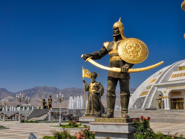 Мини-группой по Туркменистану: столица, древние города, горы и море - фото 4