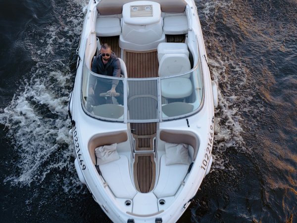 Его нужно увидеть с воды! Санкт-Петербург на катере - фото 1