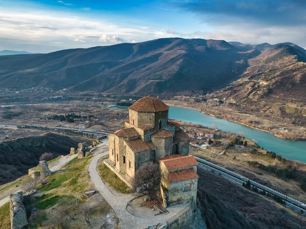 Персональный автотур по востоку Грузии: природа, архитектура и традиции виноделов - фото 1