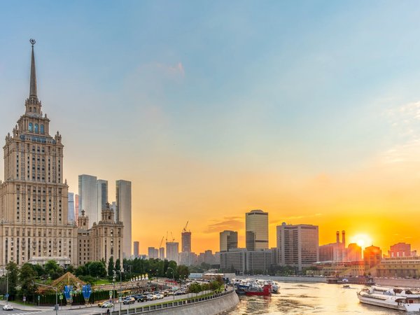На теплоходе от Крымского моста до Москва-Сити и обратно