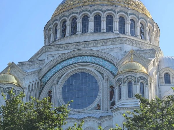 Знакомство с Кронштадтом: туда на автобусе и обратно на метеоре