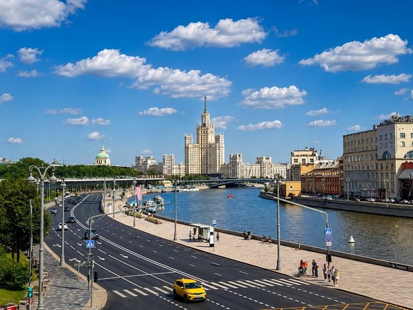 Москва вдоль и поперёк: обзорная экскурсия с 4 остановками и круиз по Москве-реке - фото 3