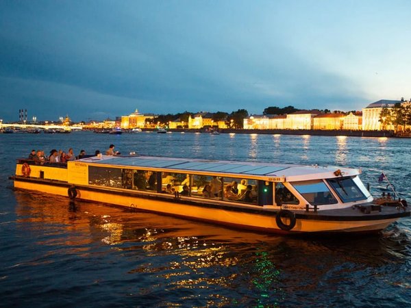 Романтика разводных мостов: ночной круиз по Петербургу - фото 3