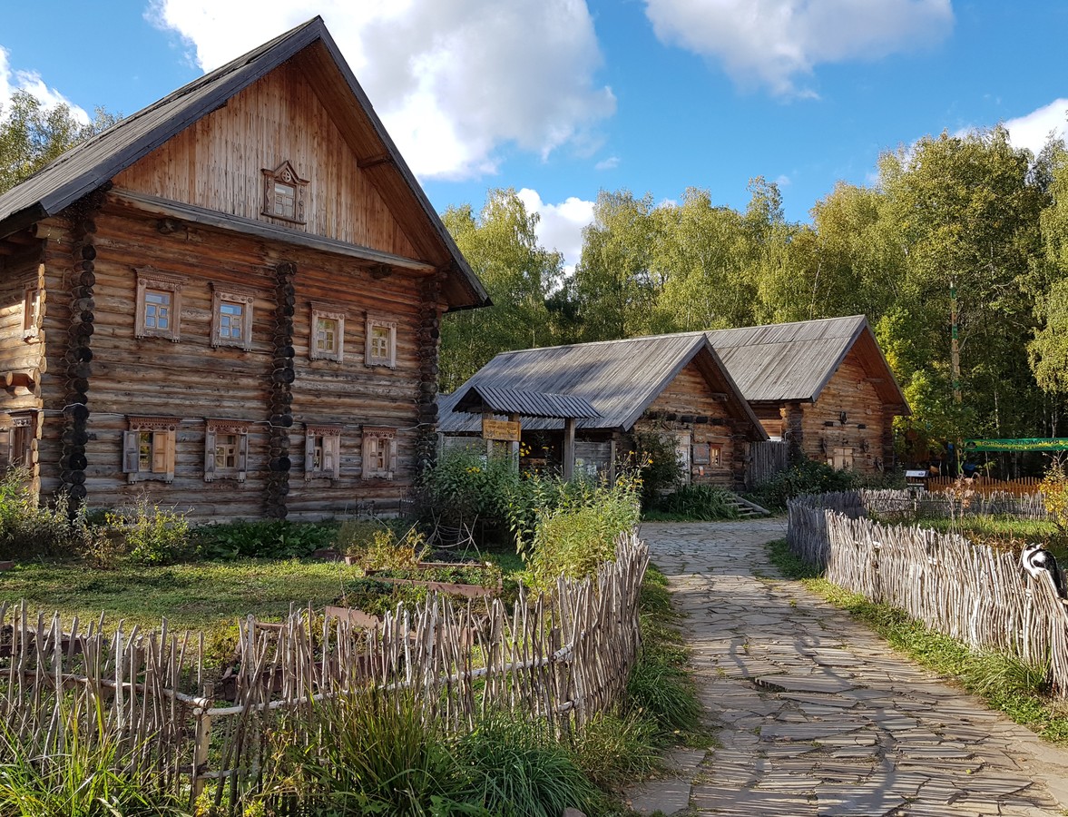 Русские забавы в «Этномире» (из Москвы)