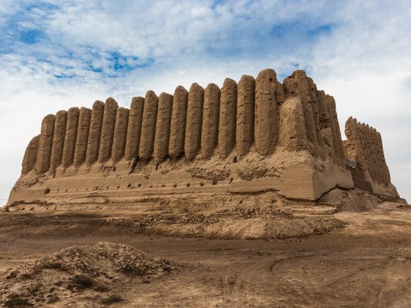 В мини-группе по Туркменистану: Ашхабад, руины цивилизаций, «врата ада» - фото 2