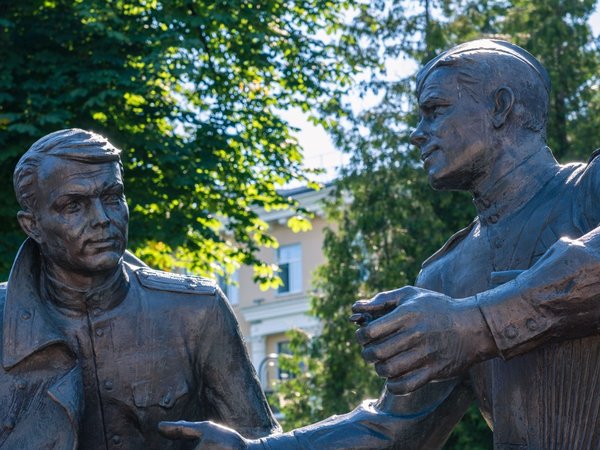 Квест-прогулка без гида «Известные люди Смоленщины» - фото 1
