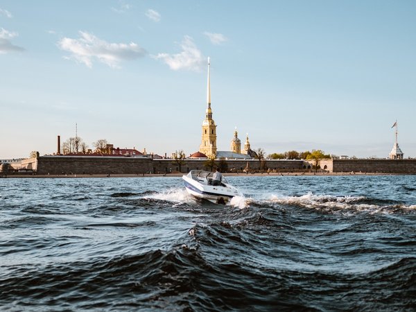 На катере с капитаном: парадный Петербург с воды - фото 2