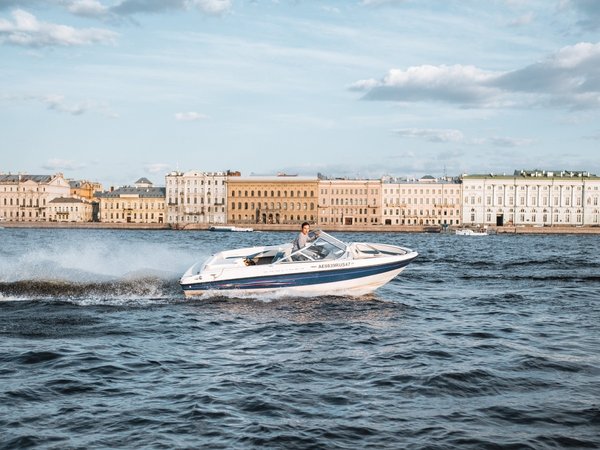 На катере с капитаном: парадный Петербург с воды - фото 3