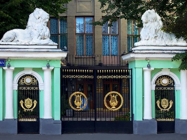 Знаменитый дом со львами: экскурсия в старинный особняк А.И. Коншиной - фото 2