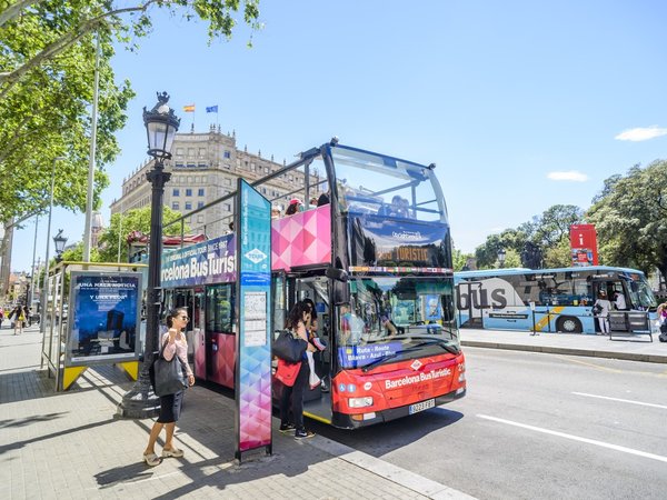 Барселона в рашем ритме: билет на автобус Hop-on Hop-off с аудиогидом - фото 3