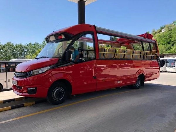 По Сочи — на автобусе-кабриолете «Матрёшка» - фото 1