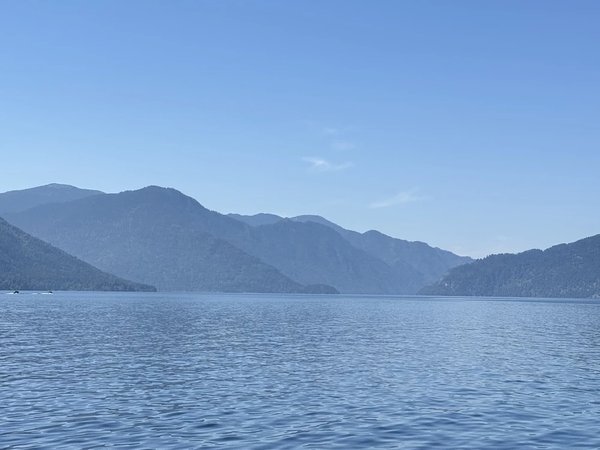 По Телецкому озеру на катере с прогулкой к водопадам (из села Ая) - фото 2