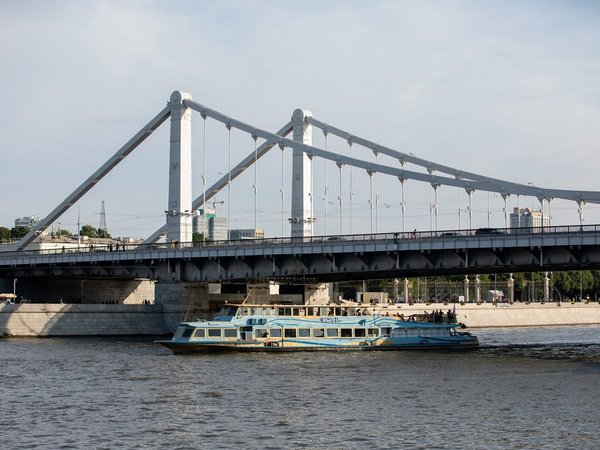 Прогулка по Москве-реке на теплоходе-ресторане