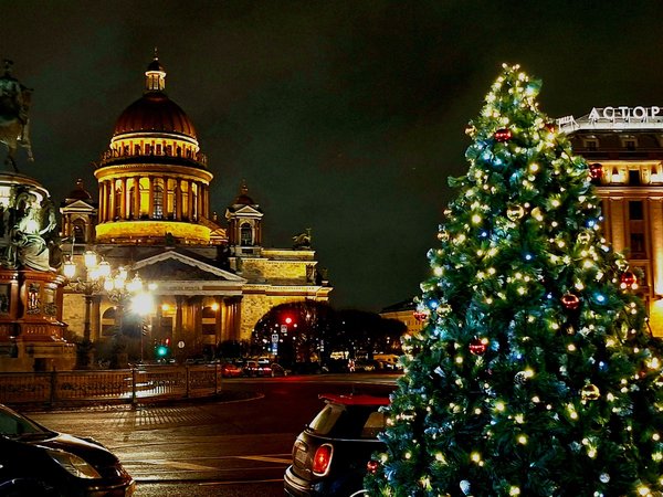 Новогоднее волшебство Петербурга