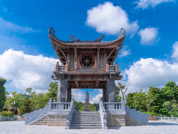 Из Ханоя в Ниньбинь: древние пагоды Бай Динь и пещеры Чанг Ан - фото 1