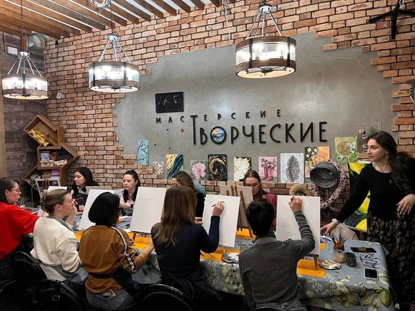 Творческий вечер у мольберта: рисуем акрилом в Москве - фото 1