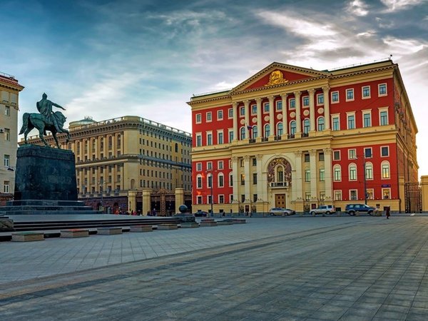 Тверская 90-х: от дефицита к капитализму - фото 2