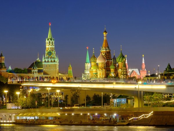 Ночная прогулка на скоростном катере Stingray по центру Москвы