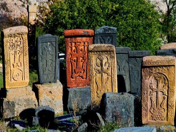 Заповедная Армения: от мамонтовых деревьев до скальных монастырей - фото 3