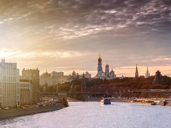 Прогулка по центру Москвы от парка «Зарядье»
