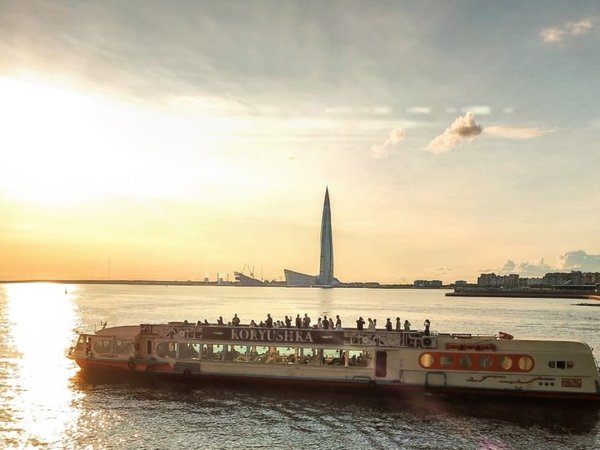 Ужин-круиз вдоль Северных островов Петербурга
