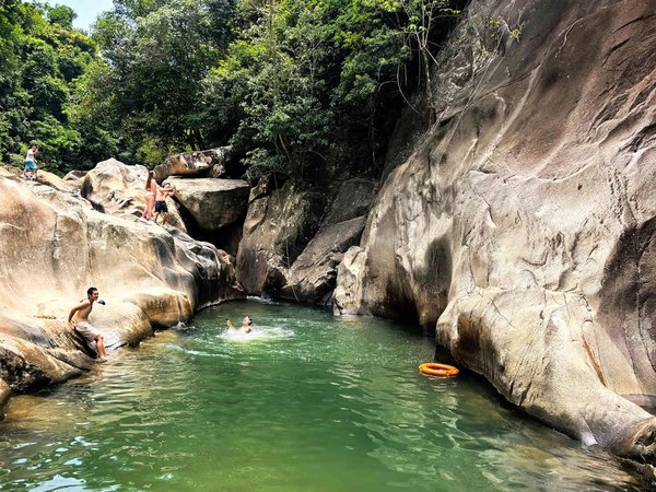 Водопады Бахо для активных: каяки, тарзанка и качели над водой - фото 1