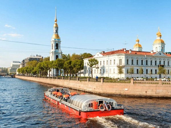 Прогулка на теплоходе-кабриолете по рекам и каналам Петербурга