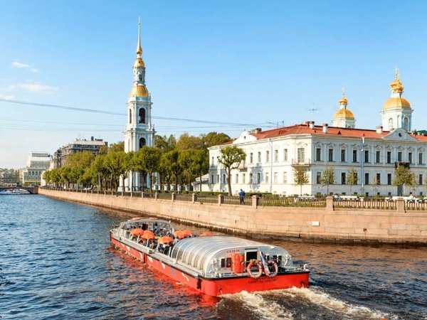 Прогулка на теплоходе-кабриолете по рекам и каналам Петербурга - фото 1