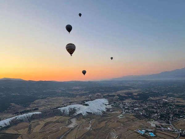 Рассвет над Памуккале и Иераполисом с воздушного шара — из Сиде - фото 1